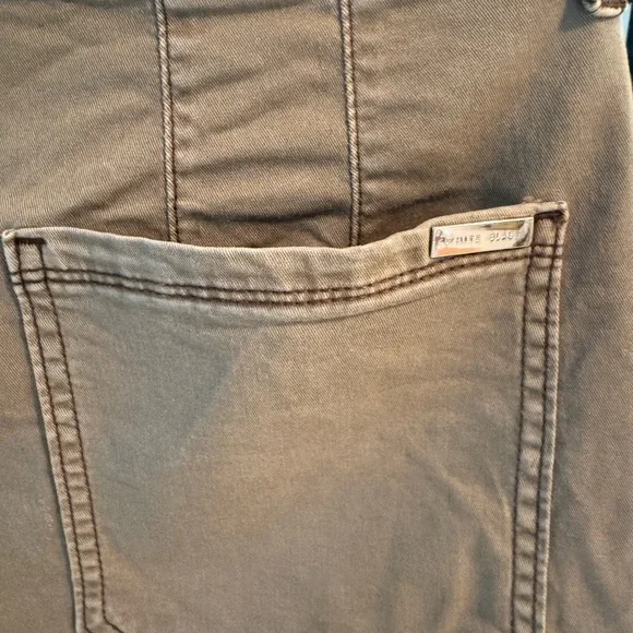 White House Black Market Tan Cargo Shorts Relaxed Fit - Picture 5 of 15